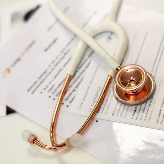 Equipo médico de Long Life Clinic